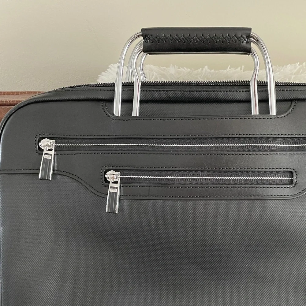 SOLD!! 
Tumi Arrivé Leather Laptop and Business brief - Picture 3 of 11